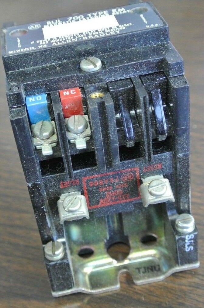 ALLEN-BRADLEY 700-RM110A1 - AC CONTROL RELAY - 120V, 60Hz - NEW SURPLUS