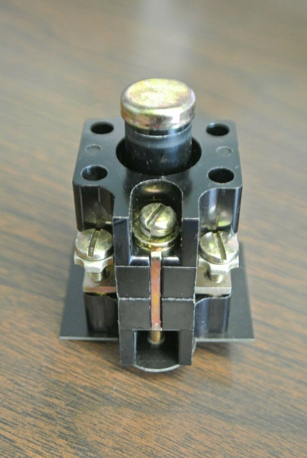 ALLEN-BRADLEY 801-BSC107 / PUSH-TYPE LIMIT SWITCH / 1 N.O., 1 N.C. / NEW SURPLUS