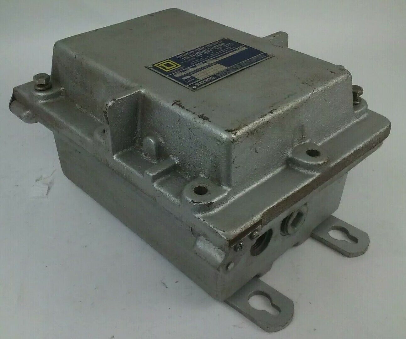 SQUARE D CLASS 8903 TYPE SMR4 8903-SMR4 EXPLOSION PROOF ENCLOSURE SER. A 10x7x7