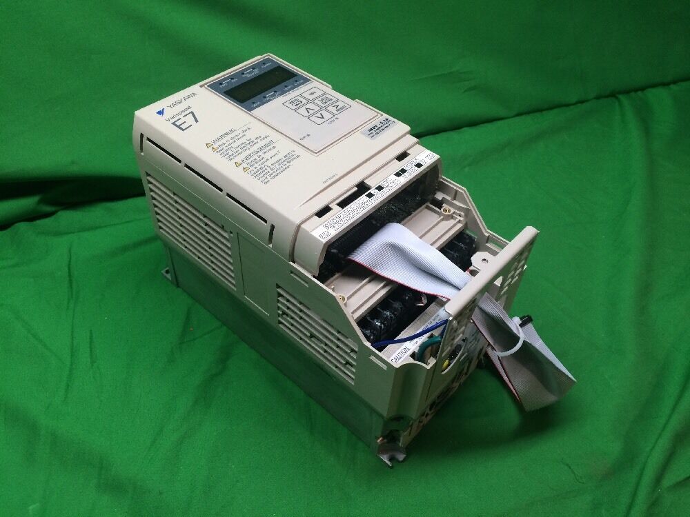 YASKAWA CIMR-E7U42P2 5.3A