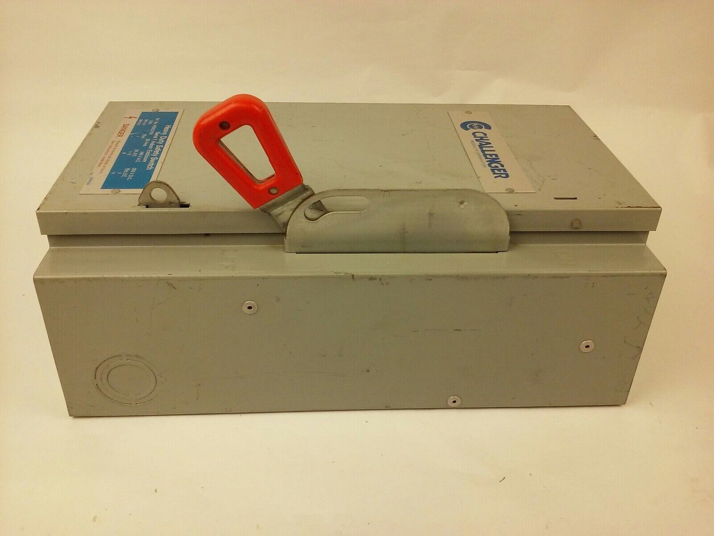 CHALLENGER HDN221SN SAFETY SWITCH, NEMA 1 INDOOR, 30A, 240V, FUSIBLE, NEW