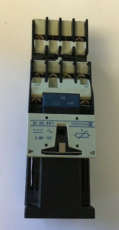 TELEMECANIQUE LA DN 40 W/LA4 DE 1E CONTACT 600VAC 10A