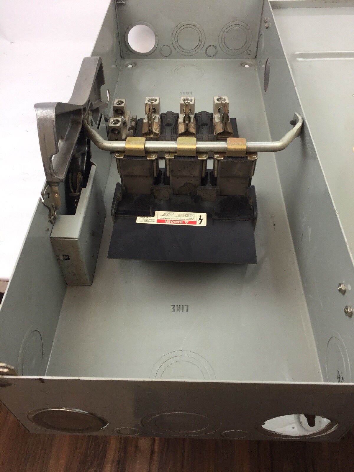 ITE SN424 HD VACU-BREAK SWITCH W/CLAMPMATIC CONTACTS 200 AMPS 240 VAC 3 PHASE