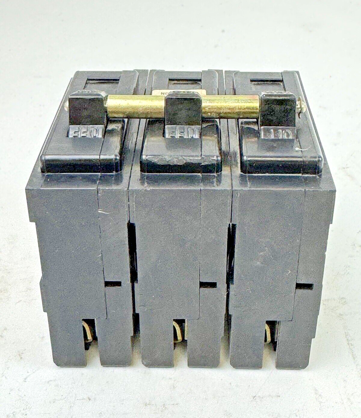 WESTINGHOUSE - HQP3100N - MOLDED CASE CIRCUIT BREAKER - 3 POLE/240VAC/100A