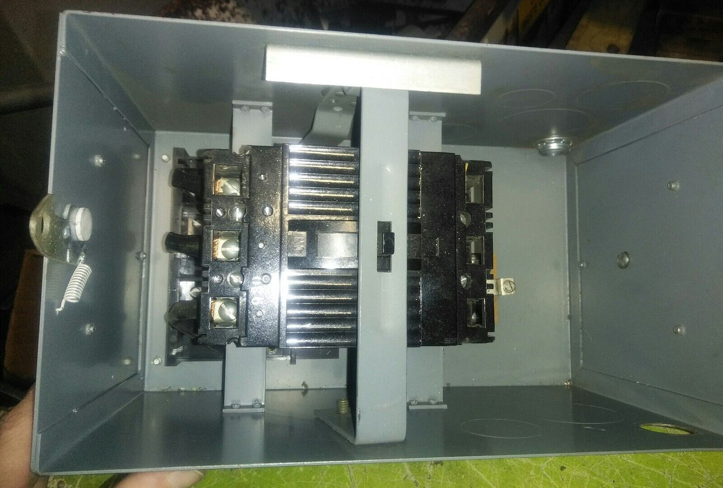 GENERAL ELECTRIC GE FVK23EF ENCLOSED CIRCUIT BREAKER - 30A, 240VAC, 3-POLE, USED