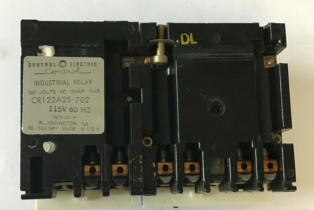 GENERAL ELECTRIC CR122A25702 INDUSTRIAL RELAY 200VAC 10A SER.A 115V 60HZ