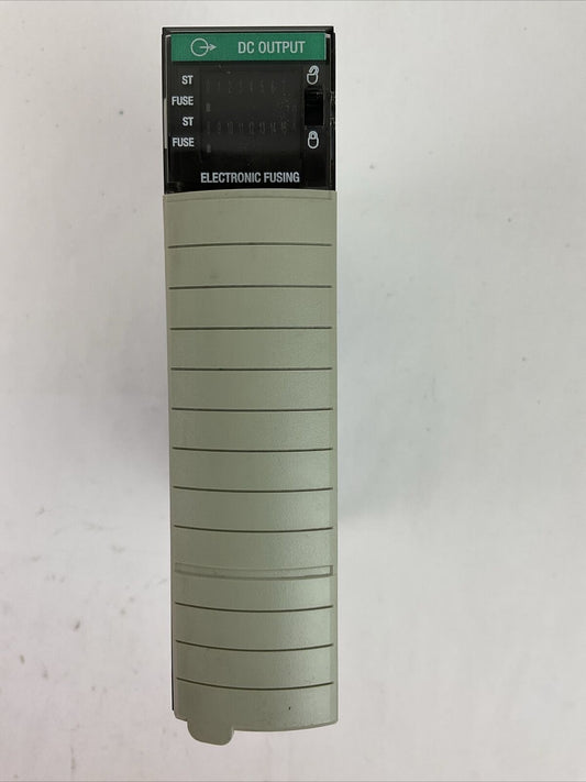 ALLEN BRADLEY 1756-OB16E SER A FW 3.003 CONTROL LOGIX 16PT D/O MODULE