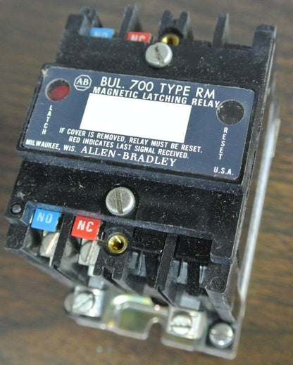 ALLEN-BRADLEY 700-RM110A1 - AC CONTROL RELAY - 120V, 60Hz - NEW SURPLUS