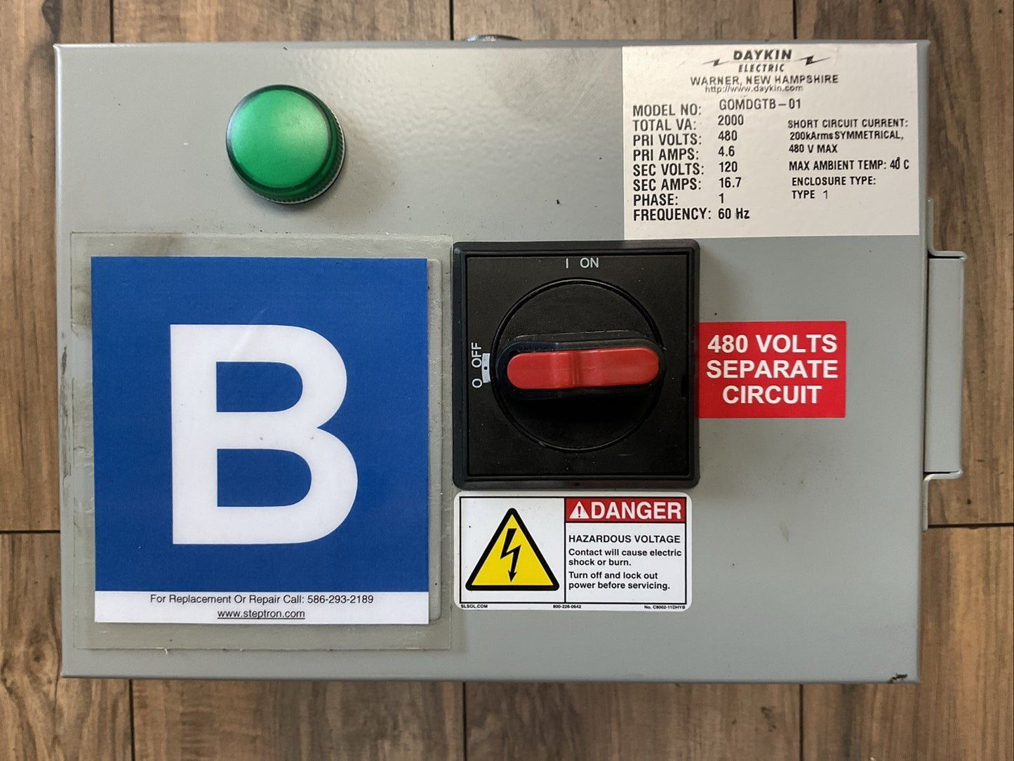 DAYKIN GOMDGTB-01 DISCONNECT SWITCH PRI 480V 4.6A SEC 120V 16.7A TF2000N-4024