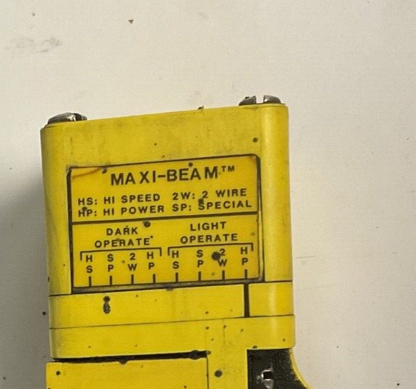 BANNER 9945A PHOTOELECTRIC SENSOR W/RSBLV MAXI-BEAM 240VAC 30VDC