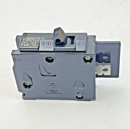 GOULD **BOX OF 6** - BQ1-B015 - BOLT-ON CIRCUIT BREAKERS -15A/1POLE/240VAC - NEW