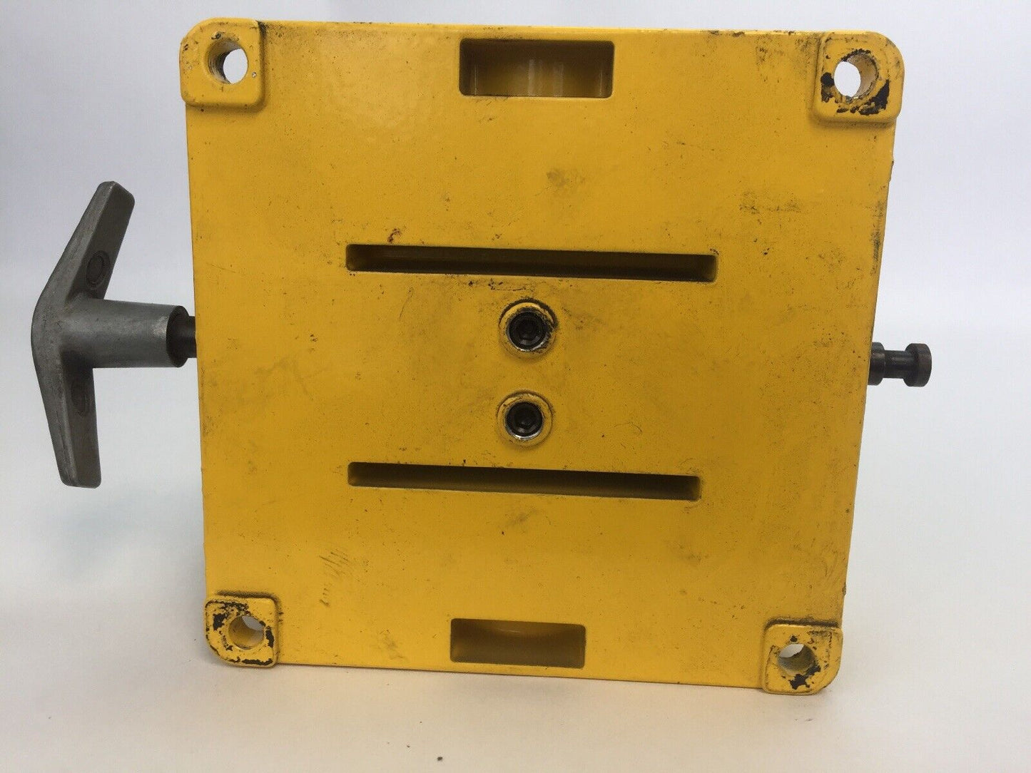 REES 04944-240 CABLE OPERATED SWITCH A600,AC15,N300,DC 13