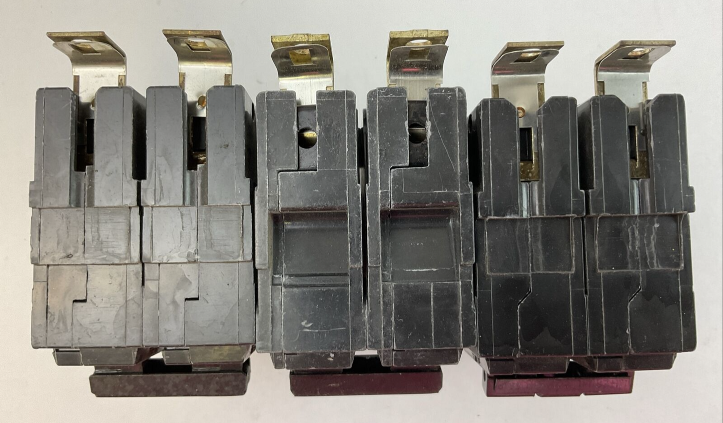 GE THQB215 15AMP 120/240VAC 2POLE CIRCUIT BREAKER (LOT OF 3)