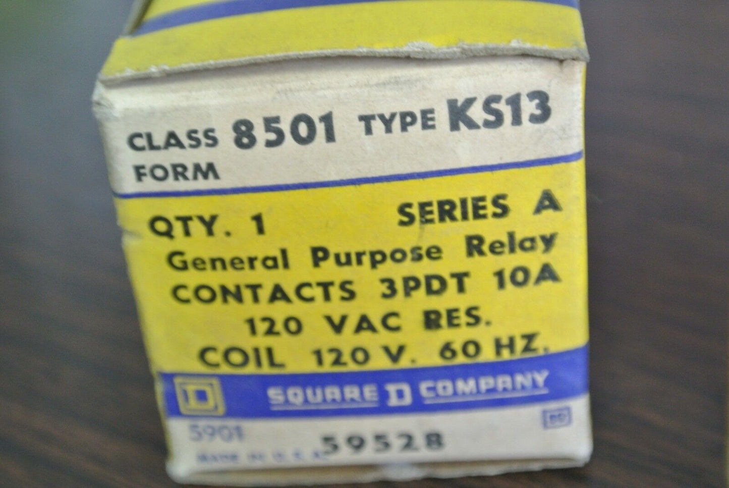 SQUARE D 8501 KS13 GENERAL PURPOSE RELAY 3PDT, 10A 120V COIL - NEW SURPLUS