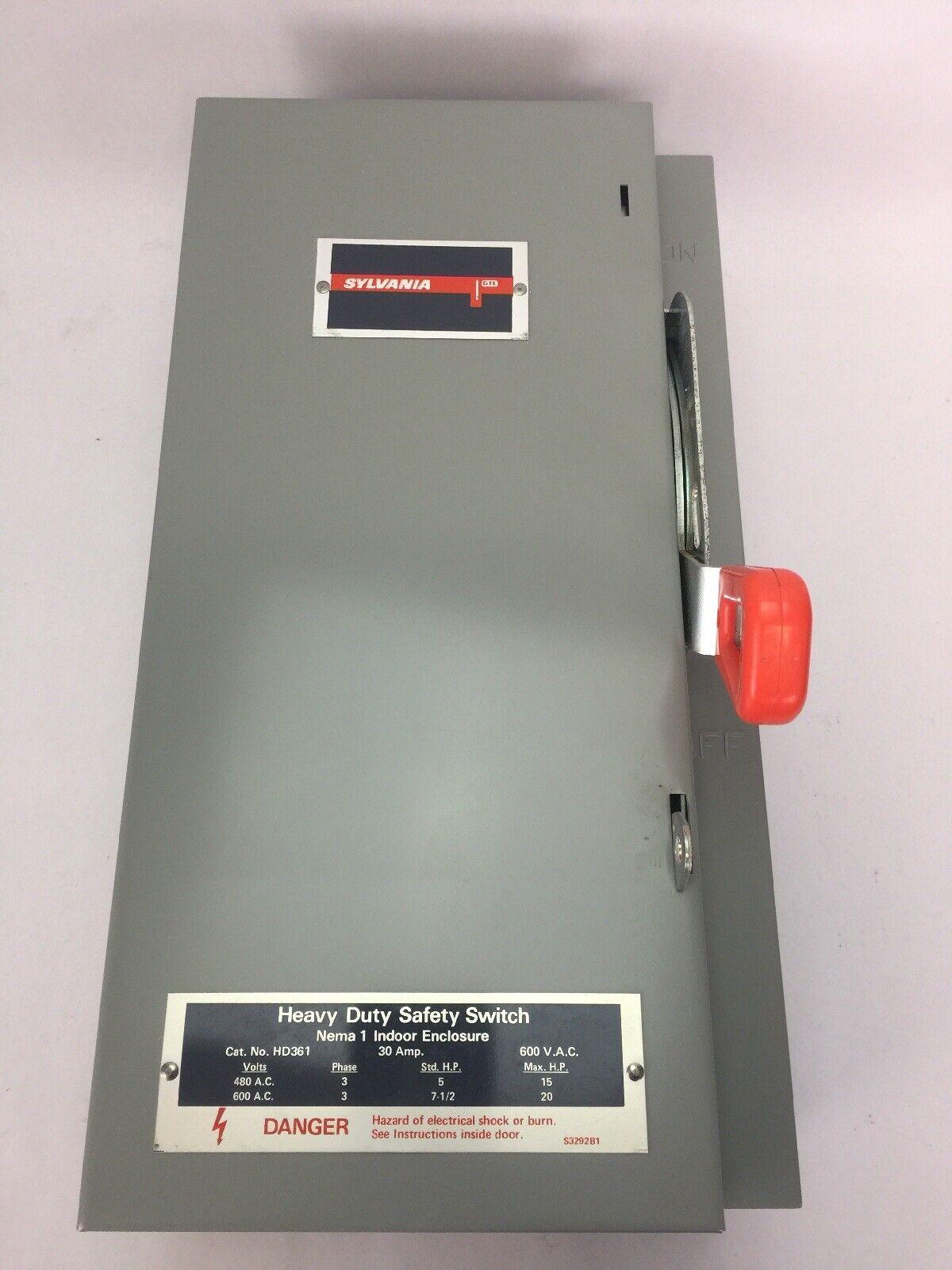 SYLVANIA HD361 FUSIBLE HEAVY DUTY SAFETY SWITCH 30AMP 480/600VAC 20HP 3 PHASE