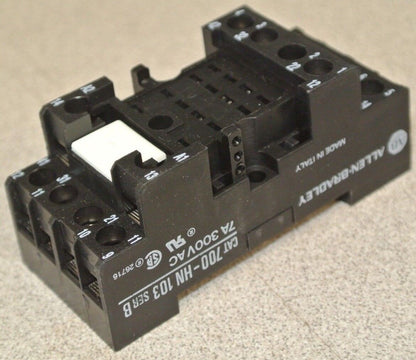 ALLEN-BRADLEY 700-HN103 Ser. B / 14-BLADE SOCKET / BASE / NEW SURPLUS