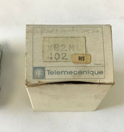 TELEMECANIQUE XB2.ML402 PUSH BUTTON BLACK 600VAC/DC HEAVY DUTY