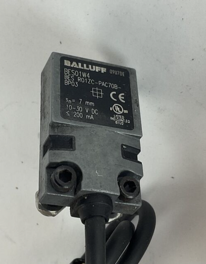 BALLUFF BES01W4 INDUCTIVE SENSOR BES R01ZC-PAC70B-BP03 10-30VDC 7MM ***LOTOF2***