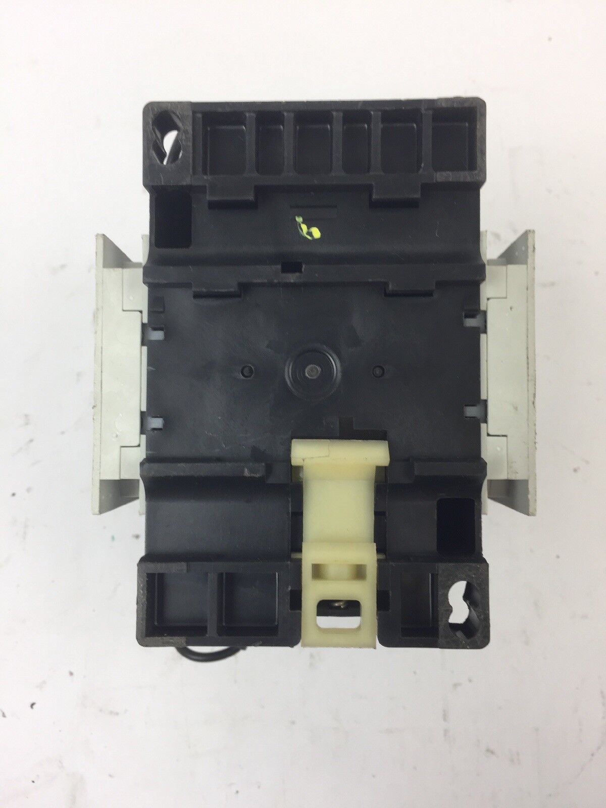 ABB BE50 CONTACTOR 600V 65A 3 POLE COIL 24VDC WITH CA L7 & CD L7 AUXILIARY CONTA