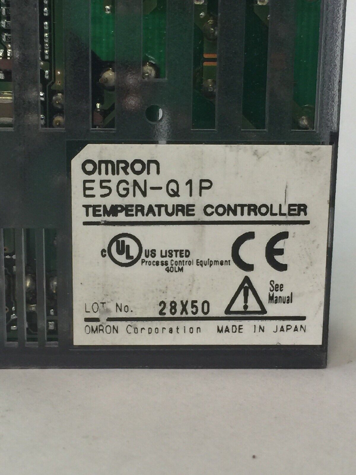 OMRON E5GN-Q1P TEMPERATURE CONTROLLER 111-240VAC OUTPUT 21mA 12VDC