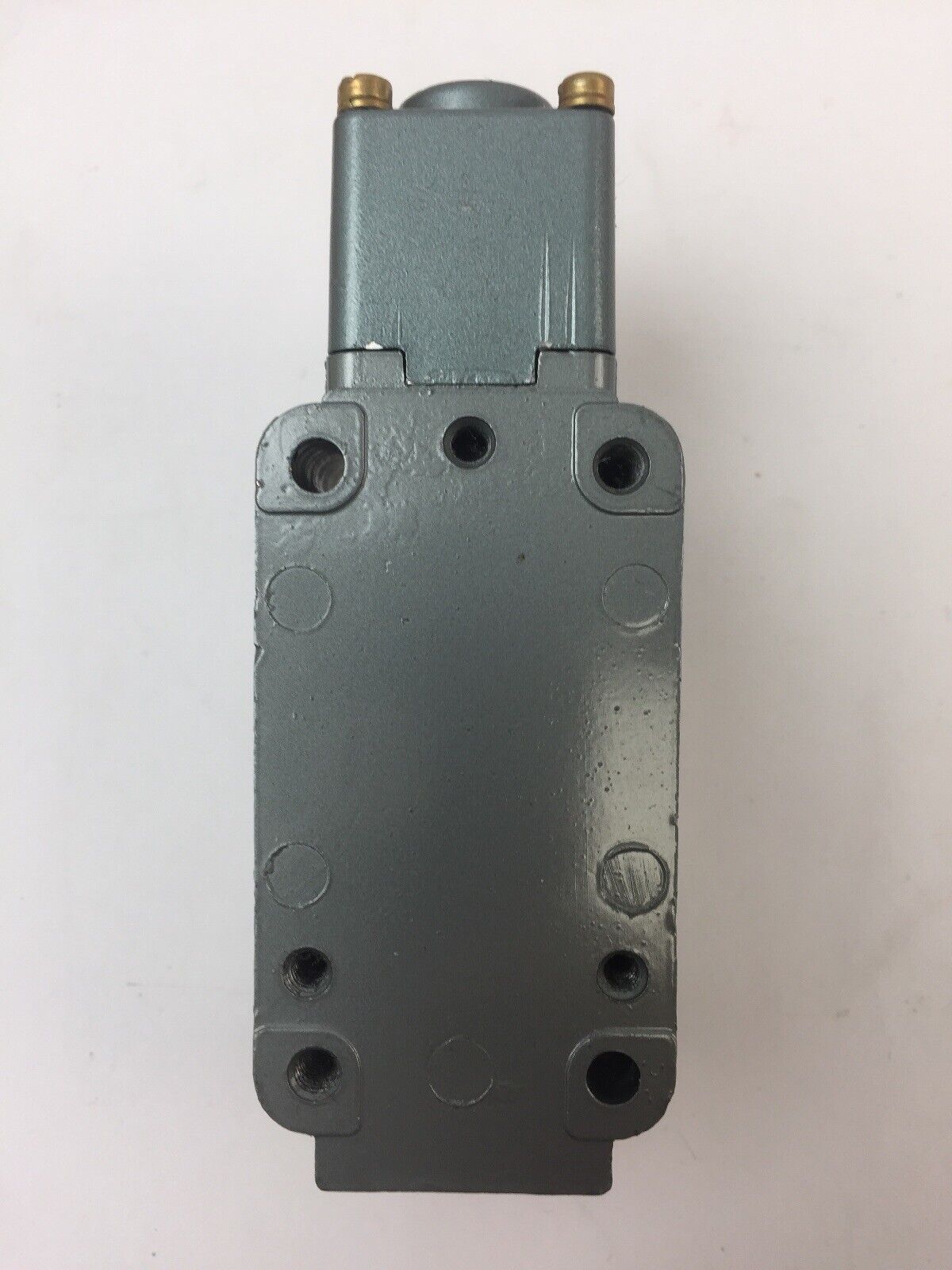 WESTINGHOUSE RRLAB OIL TITE LIMIT SWITCH 600VAC 10AMP