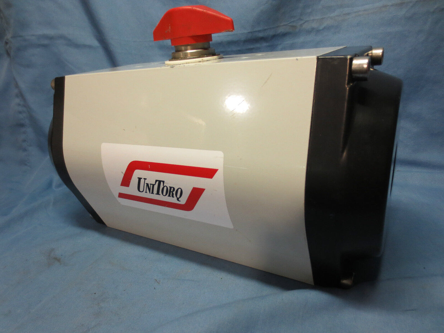 UNITORQ M586 DA/DLS FCW PNEUMATIC ACTUATOR