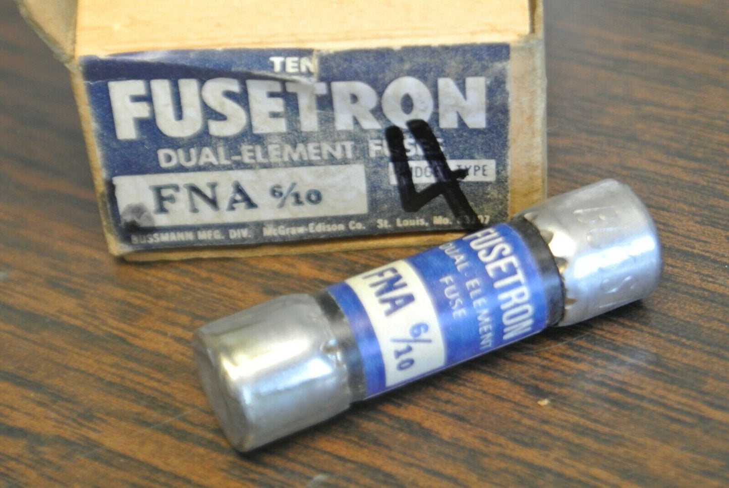 LOT of 4 / BUSS FNA6/10 FUSETRON FUSE / 6/10A / 250V / NEW SURPLUS / FNA-6/10