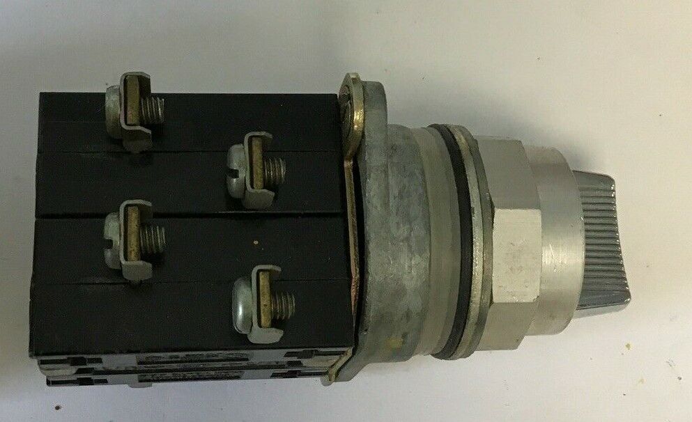 GENERAL ELECTRIC CR2940YS203A1 SELECTOR SWITCH 600VAC