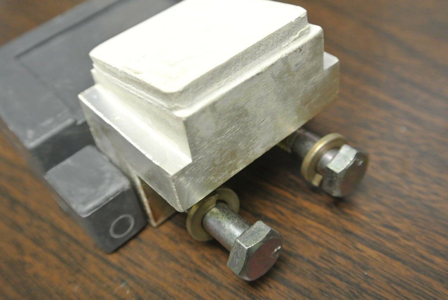 ALLEN-BRADLEY X-307636 FRONT STATIONARY CONTACT ASSEMBLY / SIZE 6 / NEW SURPLUS