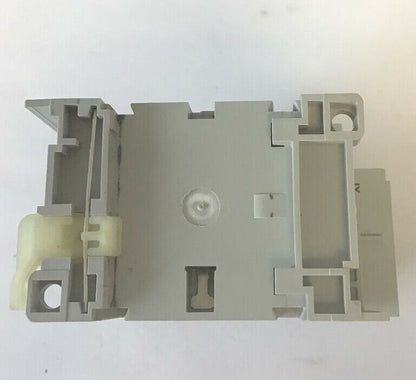 ALLEN BRADLEY 100-C30Z*00 CONTACTOR SER.C 600VAC 55A W/100-S & 100-FSD250