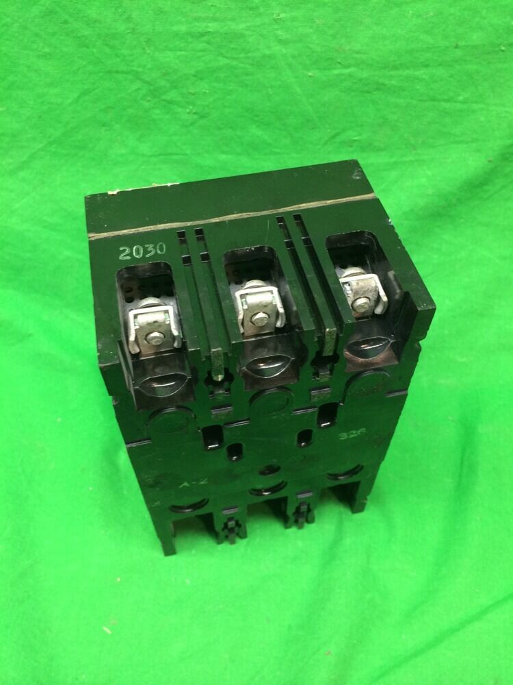 GENERAL ELECTRIC 30 AMP 3 POLE CIRCUIT BREAKER TEB132030 240VAC