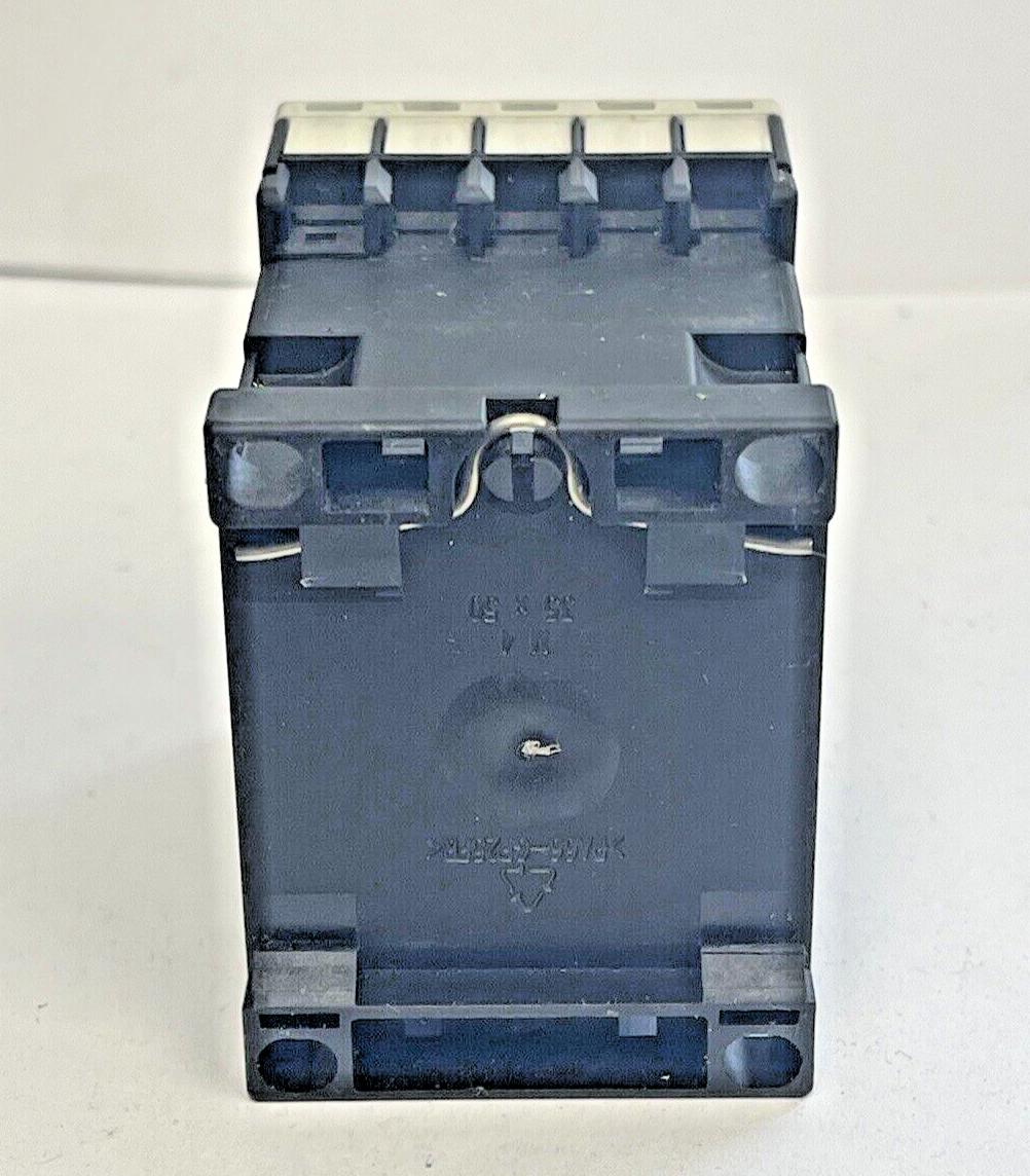 SIEMENS - 3RH1131-2BB40 - CONTROL RELAY - 10 A, 240 VAC, AUXILIARY CONTACT