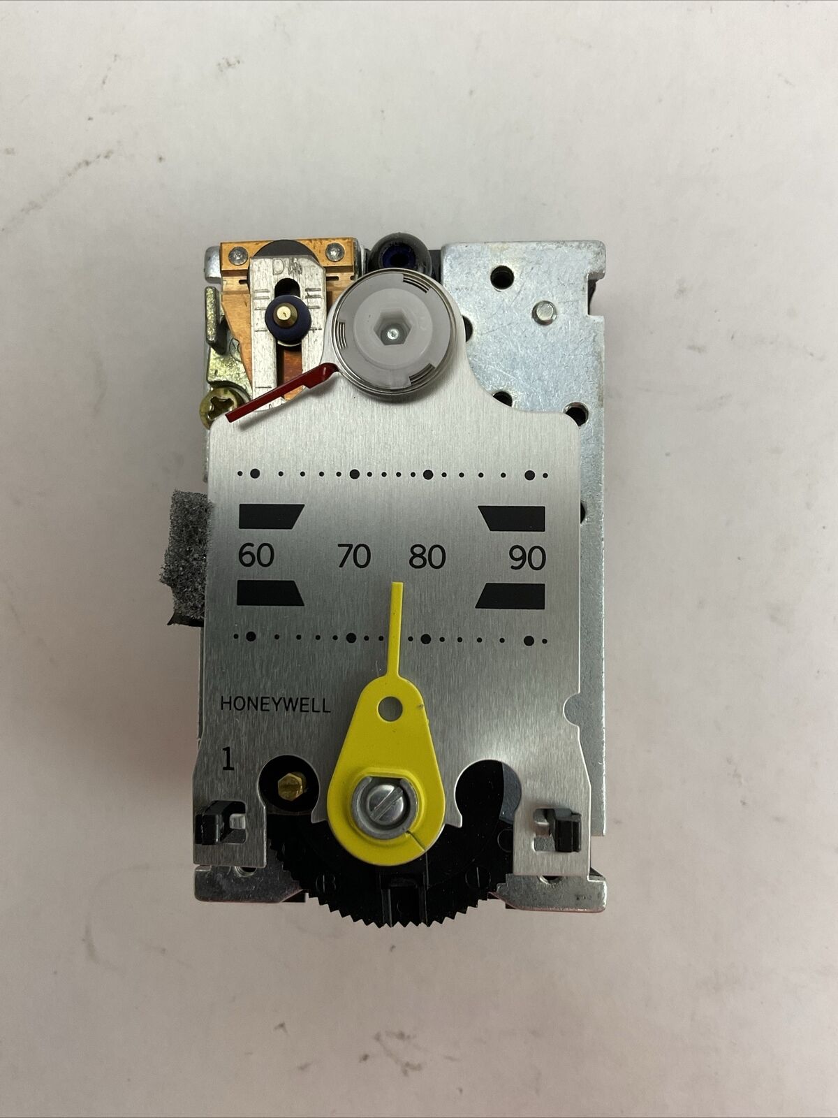HONEYWELL TP973 A 2209 PNEUMATIC THERMOSTAT TEMPERATURE RANGE 60F TO 90F