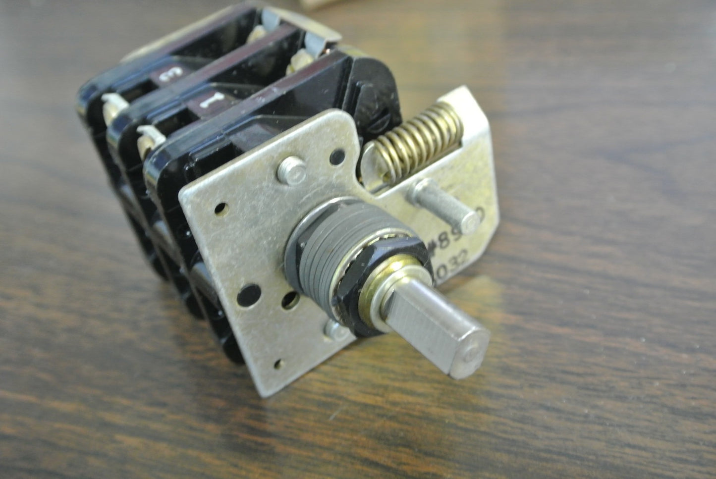 ALLEN-BRADLEY 887275 ROTARY PILOT SWITCH - SPECIAL - BULLETIN 806 - NEW SURPLUS