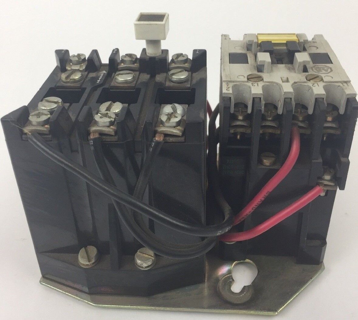 ALLEN BRADLEY 509-TOA STARTER SER B 9A 600VAC COIL 240V 60HZ 220V 50HZ