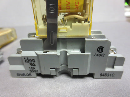 IDEC RH1B RELAY 10A, 120V and SH1B-05 RELAY BASE 10A 300V