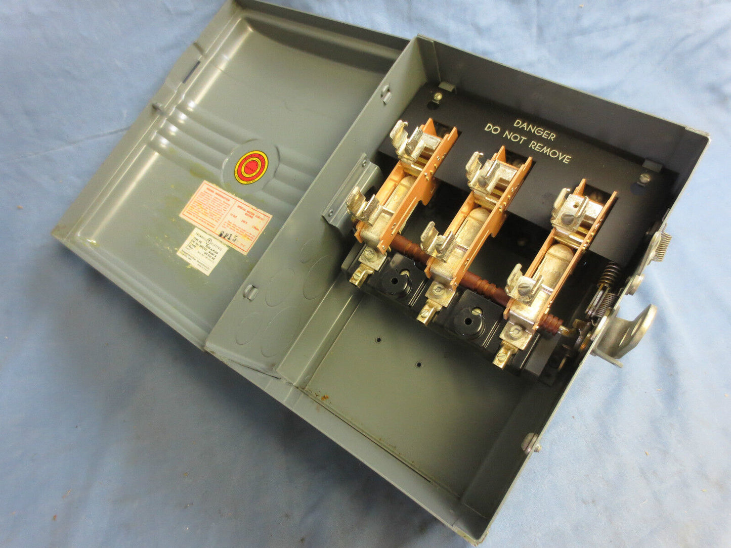 GE DFG322 FLEX-A-PLUG BUSWAY PLUG 60A 240V 15HP 3-POLE - NEW SURPLUS in BOX