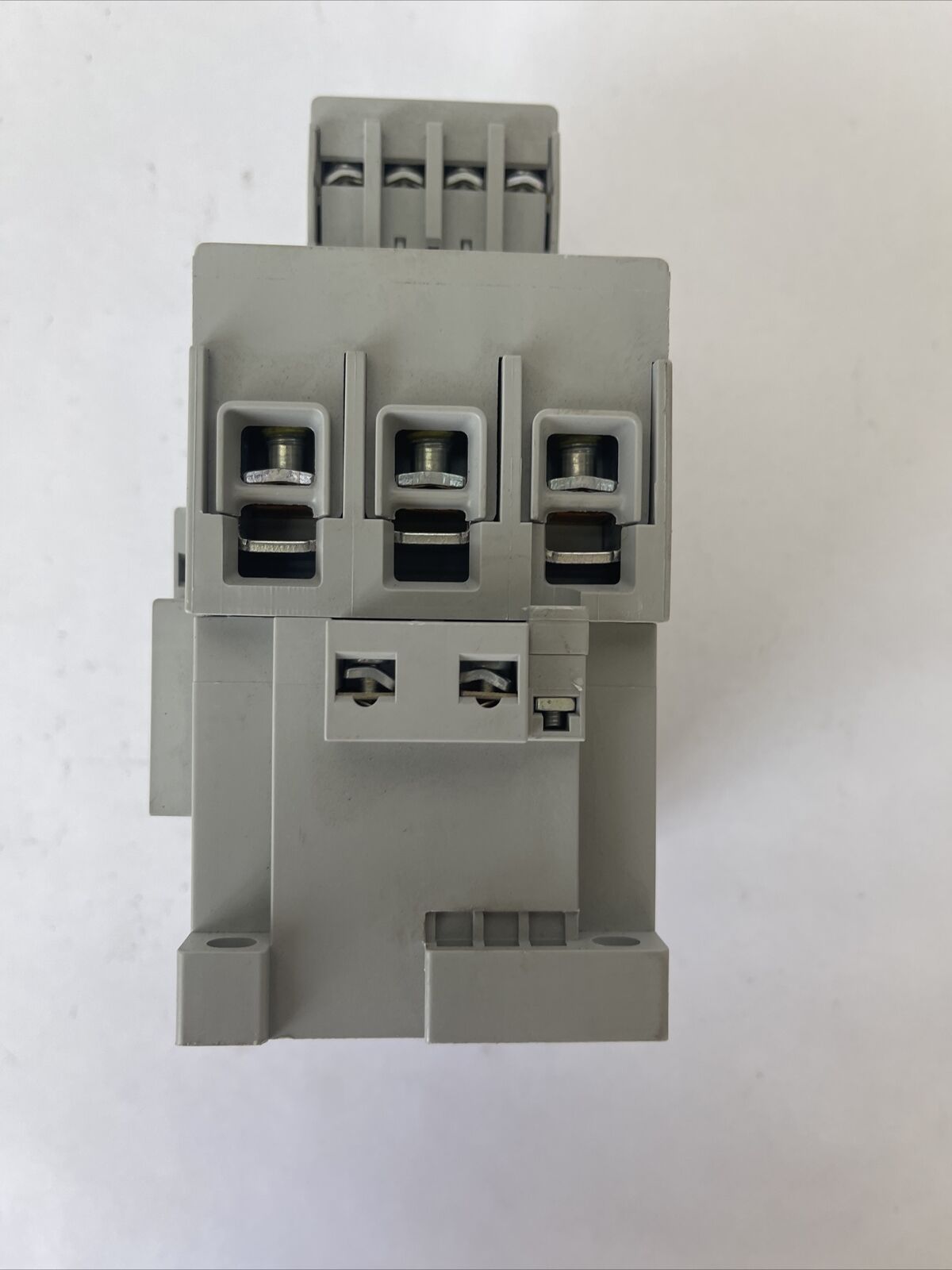 ALLEN BRADLEY 100-C60D*00 SER B CONTACTOR 600VAC 90A 50HP COIL 24VDC 100-F SER B
