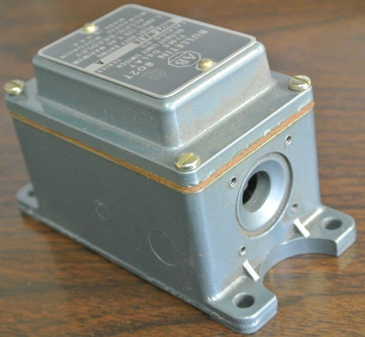 ALLEN-BRADLEY 802T-NX76, Ser. A - TIME DELAY LIMIT SWITCH LESS OPERATING HEAD