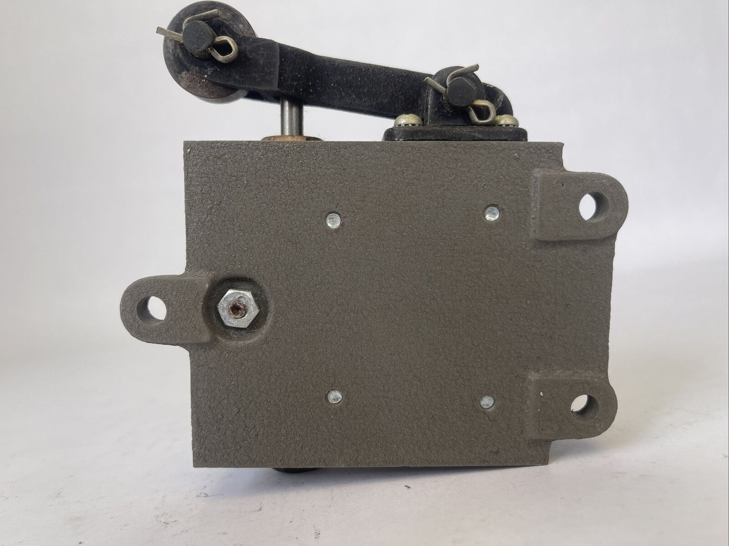 REES 03810-200 LIMIT LH
