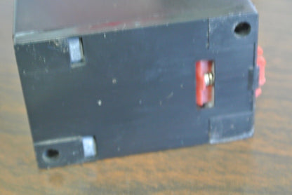 SQUARE D 9050 DAR300 - OFF-DELAY RELAY - 110VAC, 50/60Hz - NEW SURPLUS
