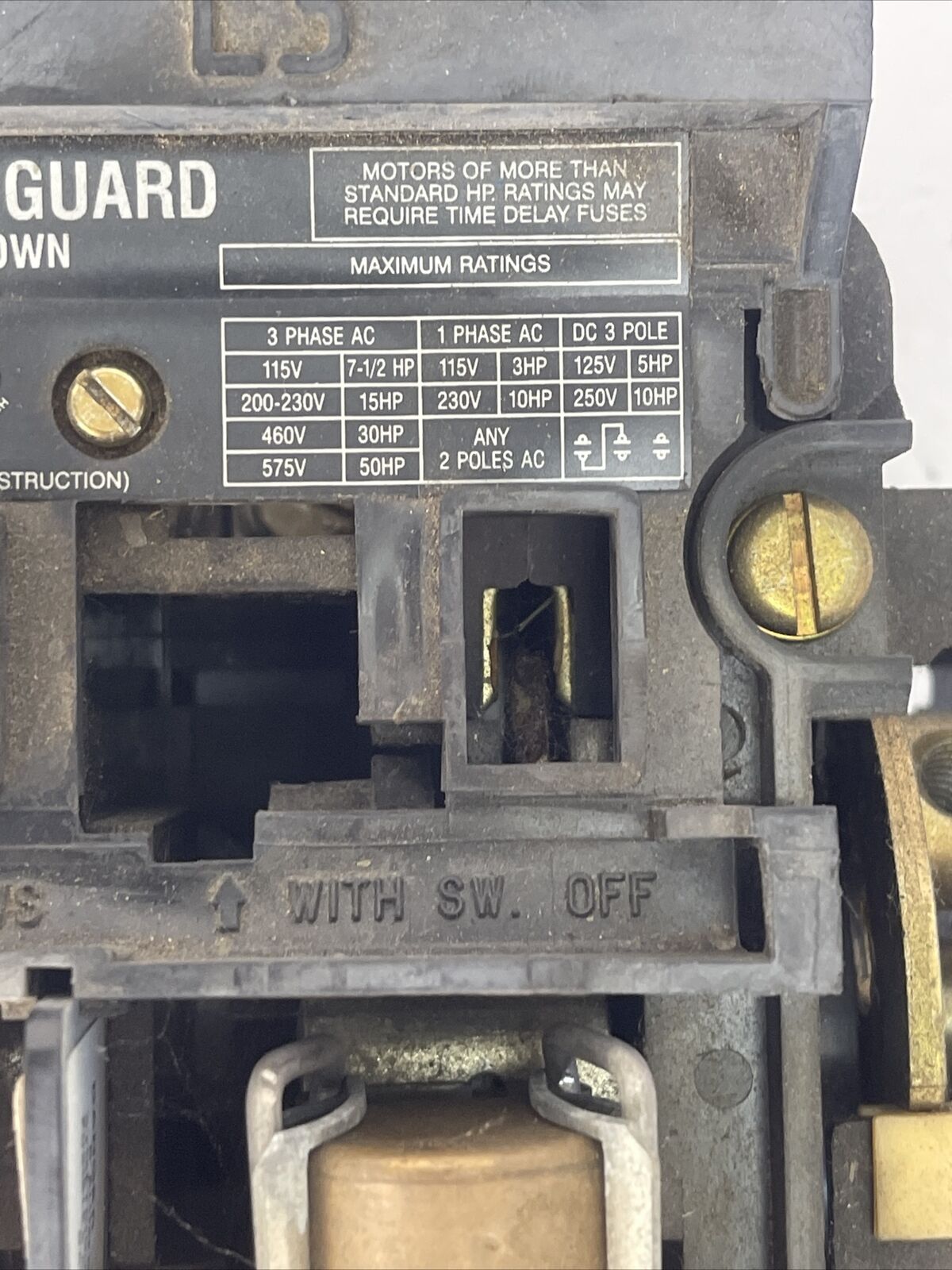 ALLEN BRADLEY 1494V-DS60 DISCONNECT SWITCH 60A 600VAC 250VDC 50HP LPJ-40SP FUSES
