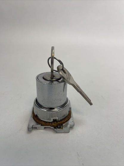 CUTLER HAMMER 10250T15254 SELECTOR SWITCH KEY OPER. 3 POS. MAIN. CAM 5