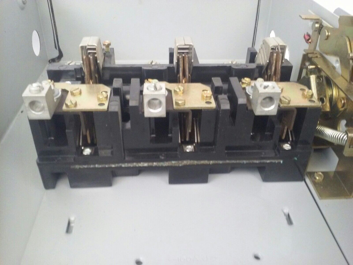 GE THN3363J NON-FUSIBLE SAFETY SWITCH 3PH 100A 600V 100HP TYPE 1/12 ENCLOSURE