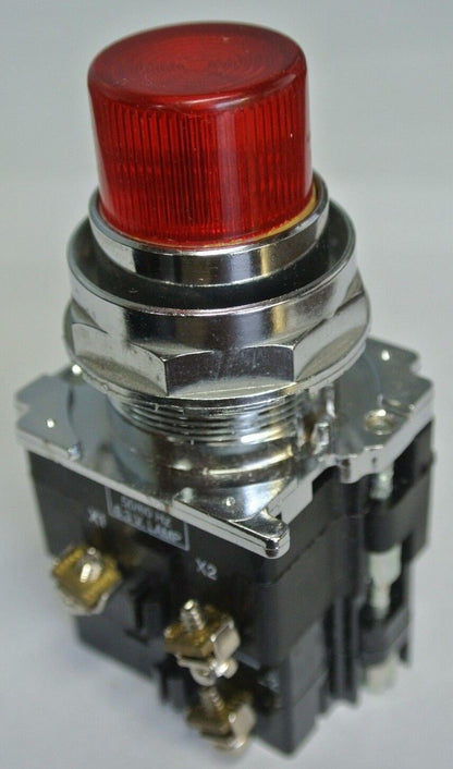 CUTLER-HAMMER 10250T77R ILLUMINATED PUSHBUTTON 120V - 1 N.O. RED - NEW SURPLUS