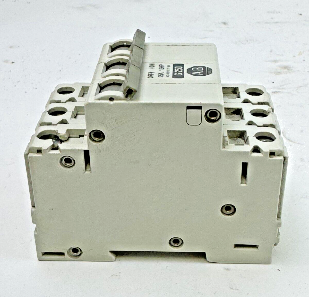 ALLEN-BRADLEY - 1492-CB3-G250 SER. C - MOTOR CONT. - 3 P, 25 A, 277 V, 10HP, 3PH