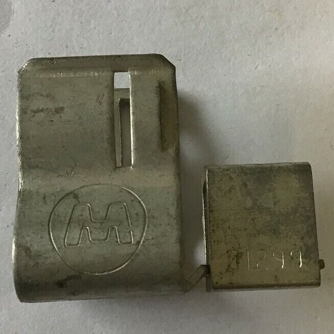 FUSE CLIP C12 WITH D1299 LUG   ****LOTOF9***