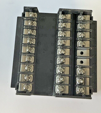 HONEYWELL DC2500-CE-0A00-200-00000-00-0 TEMPERATURE CONTROLLER 250VAC 50/60HZ