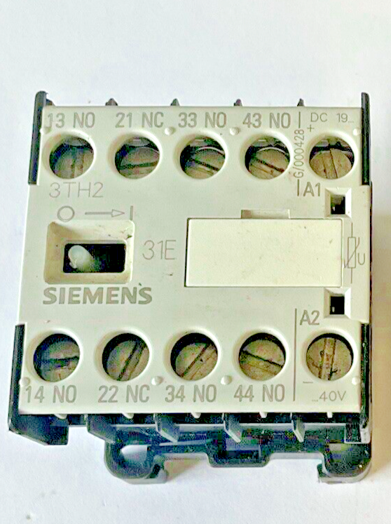 SIEMENS 3TH2031-0MB4 CONTACTOR RELAY 3NO+1NC 31E ***LOTOF2***