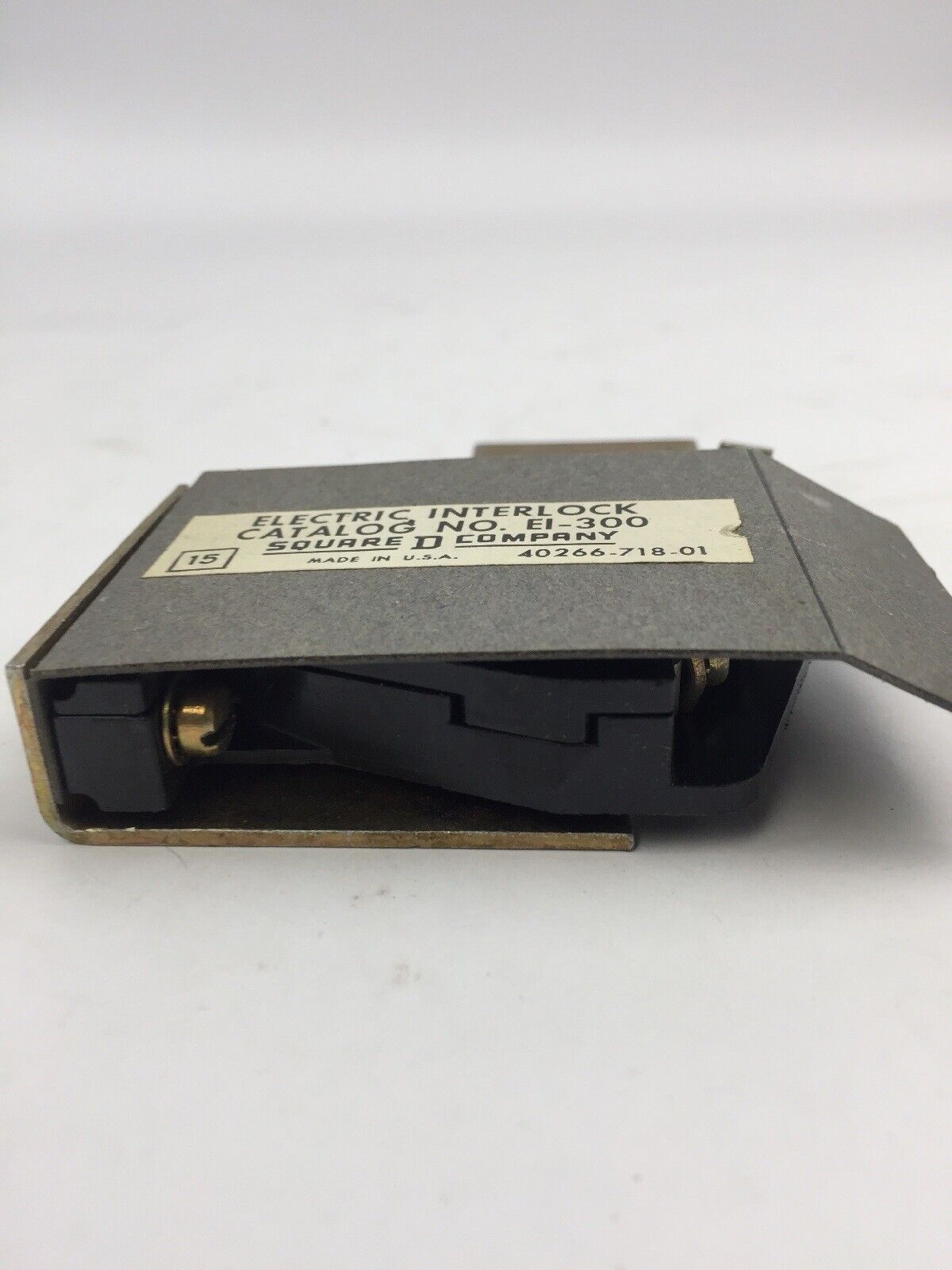 SQUARE D EI-300 ELECTRIC INTERLOCK FOR 30 AMP SWITCH 1 NORMALLY OPEN CONTACT